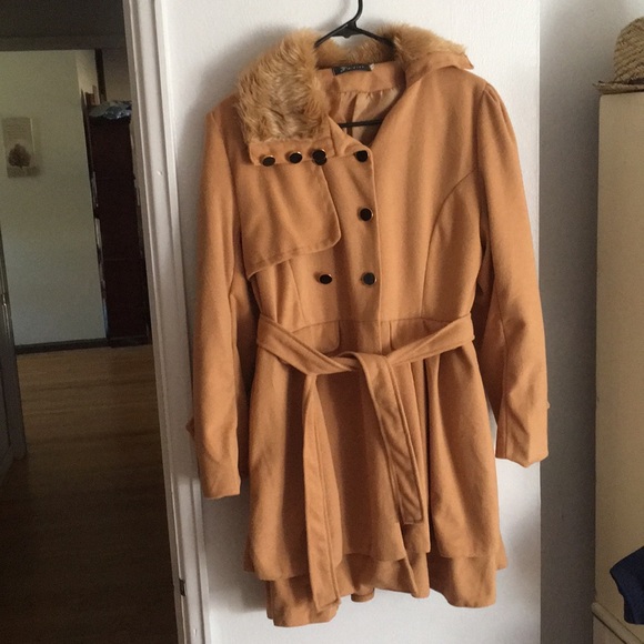 Jackets & Blazers - 👒3/$14👒 Tan Tie Coat